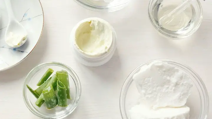how to moisturize your face