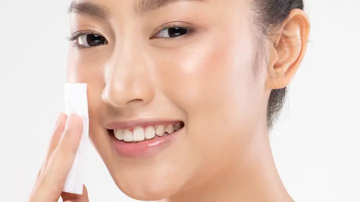 how to use toner for oily skin